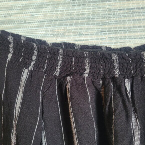 Socialite Off The Shoulder Top Long Sleeve Black White Womens Size XS XSmall - Picture 3 of 10